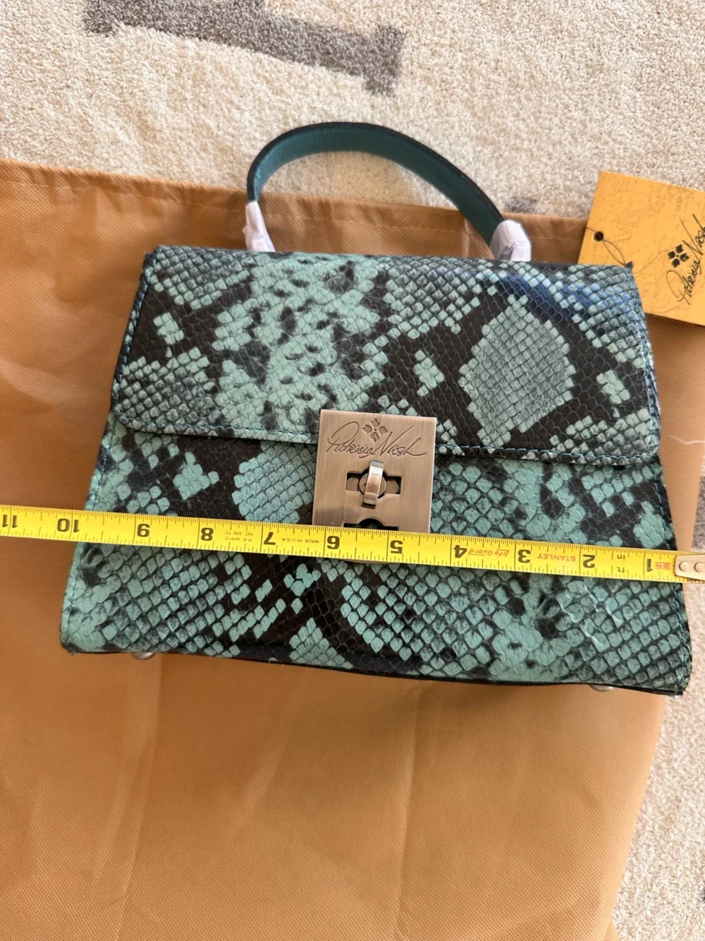 Patricia Nash closure mint